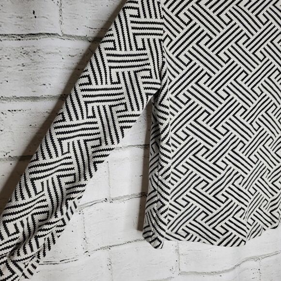 W5 concepts westerly pullover geometric top Size small - Picture 5 of 8